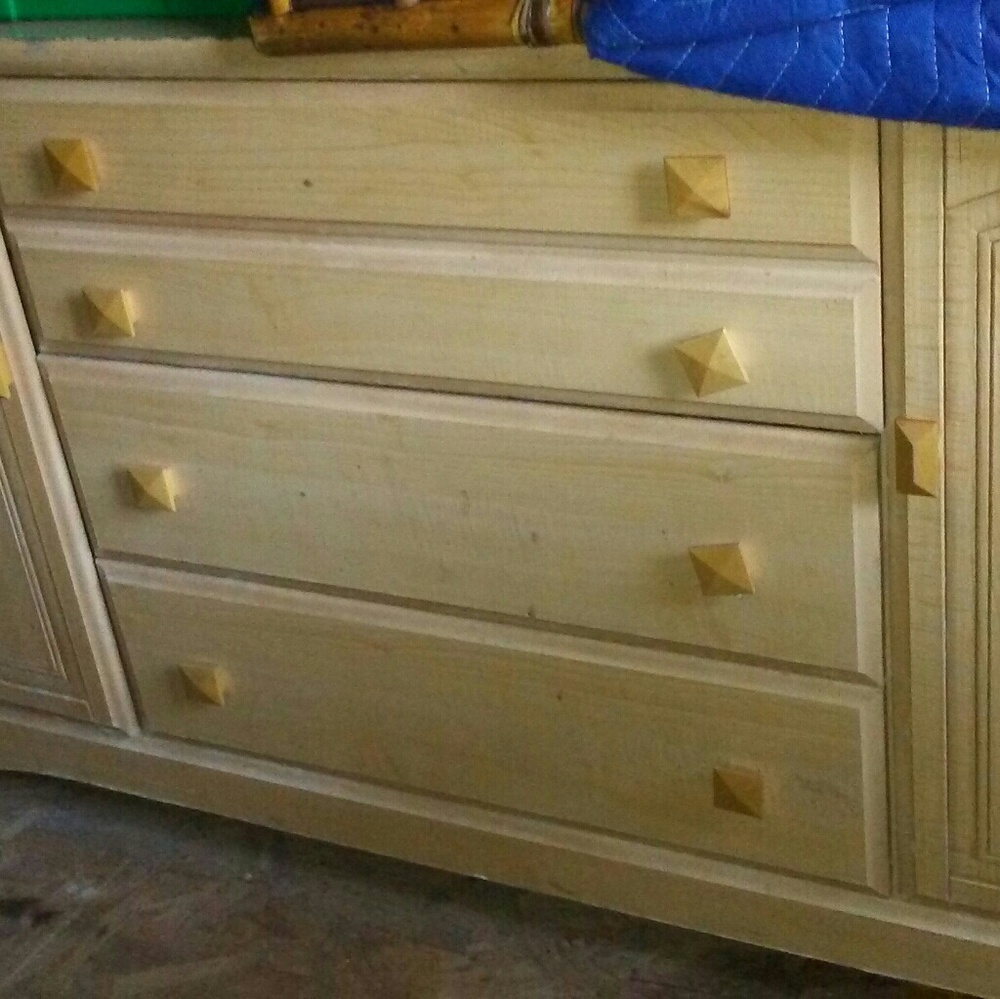 Dresser